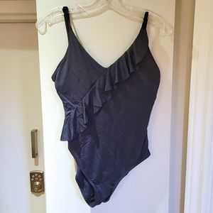 La Vie En Rose Ruffle One Piece Cross Back Swimsuit Black Medium